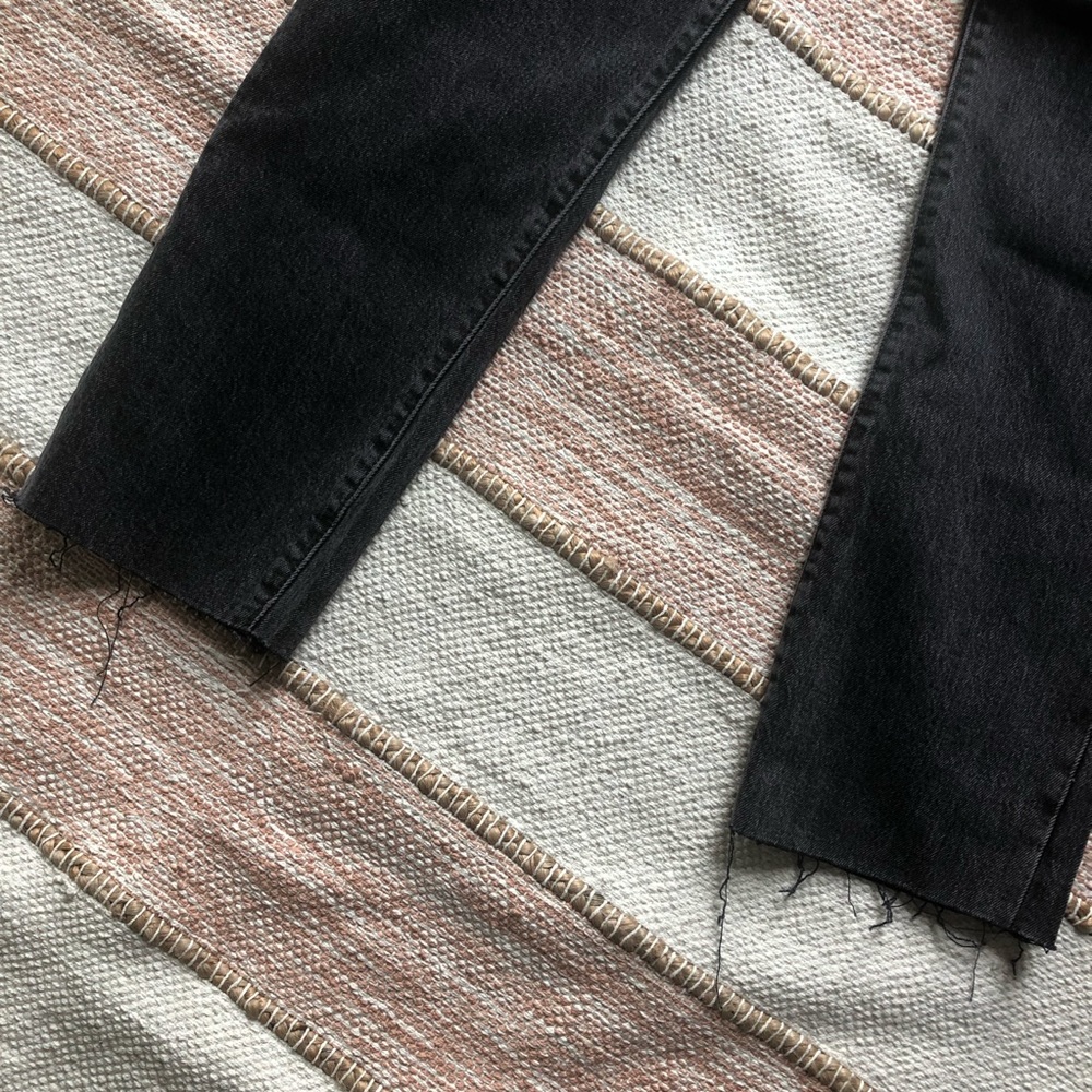 NWT Levi’s Wedgie Straight Grey Raw Hem Jeans - Picture 4 of 6